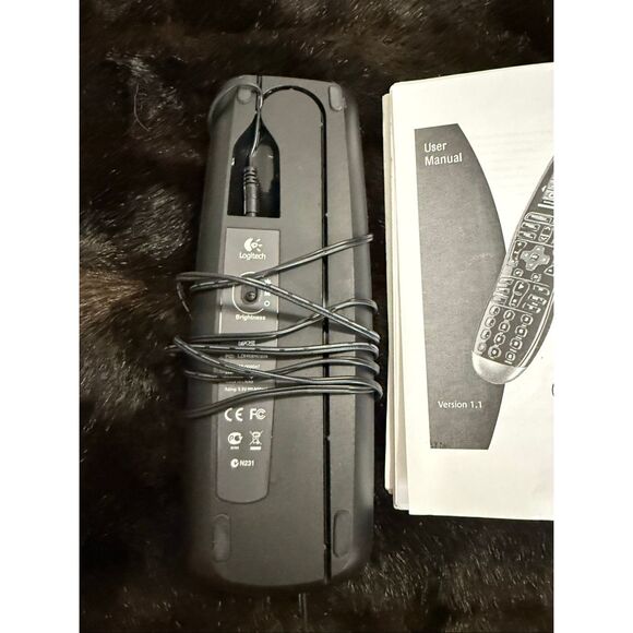 Logitech Harmony One Universal Remote w/ Charging Base & AC Adapter L-LW20 - Picture 4 of 6